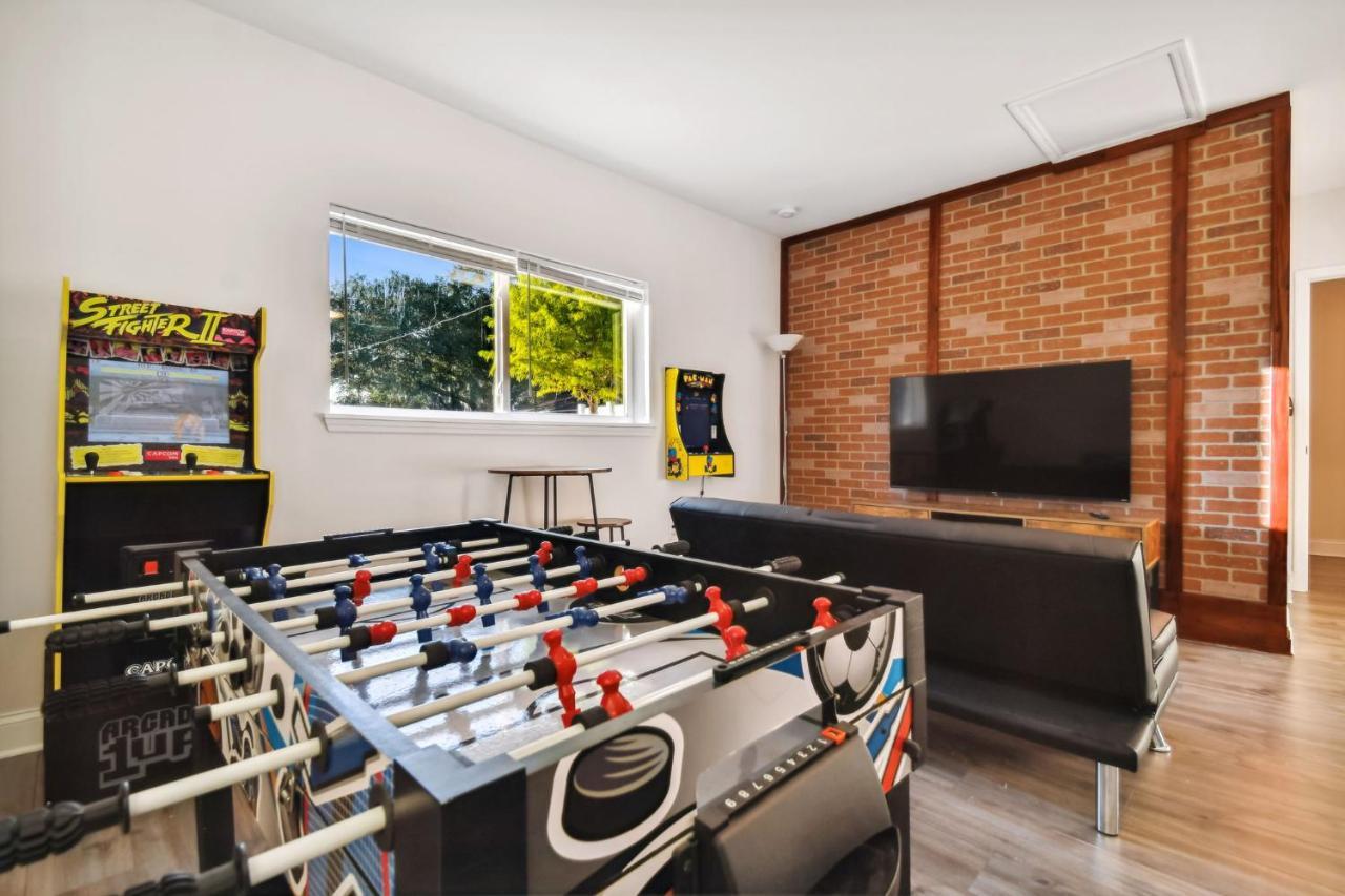 Plush Sheets, Games!, Huge Backyard, Massage Chair 坦帕 外观 照片